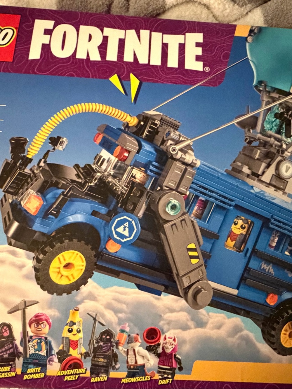 Lego Blue Battle Bus with Yellow Wheel Accents - Picture 2 of 3